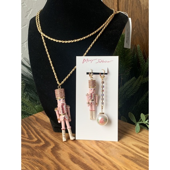 NEW BETSEY JOHNSON‎ Nutcracker Christmas Long Pendant Necklace Earrings Set